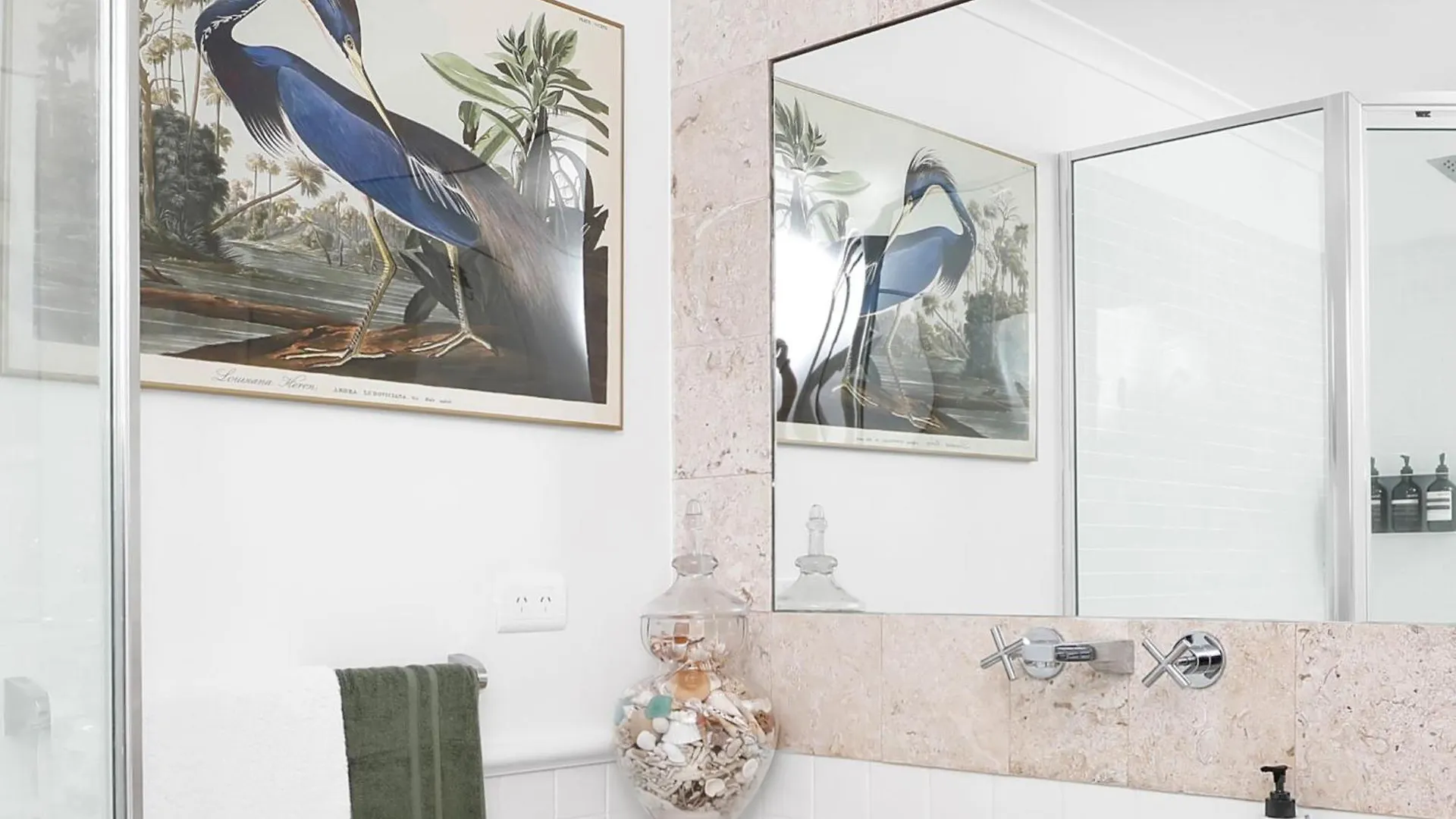 Apartment Boho Bliss In The Best Position In Town, King Bed, 2 Pools, Free Wifi And Undercover Parking Port Douglas Australia